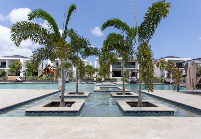 Rent by room in Willemstad - Deluxe 3-bedroom